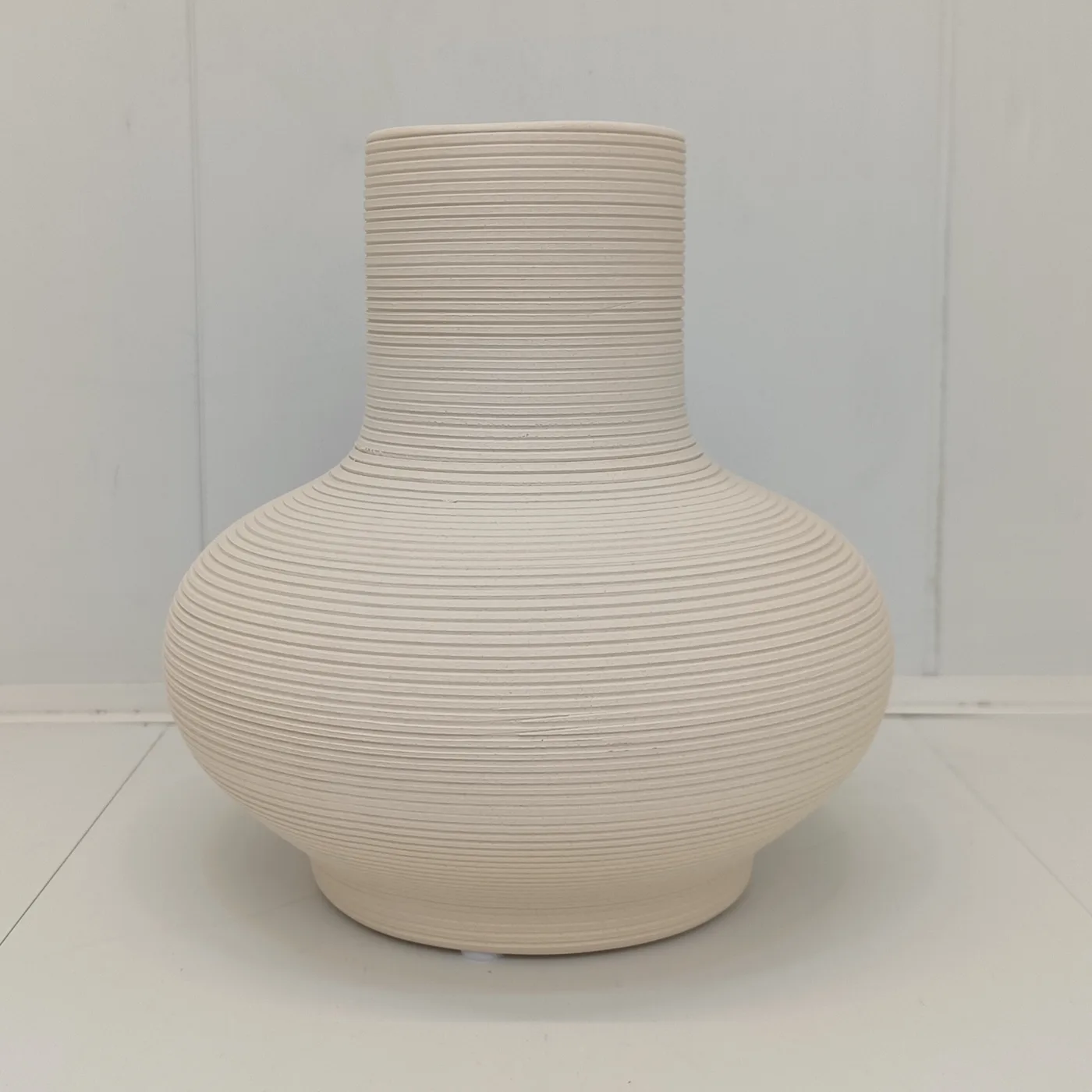 IMG20250508163026 Vas decorativ ceramică 5034 - 2 - imagine 1